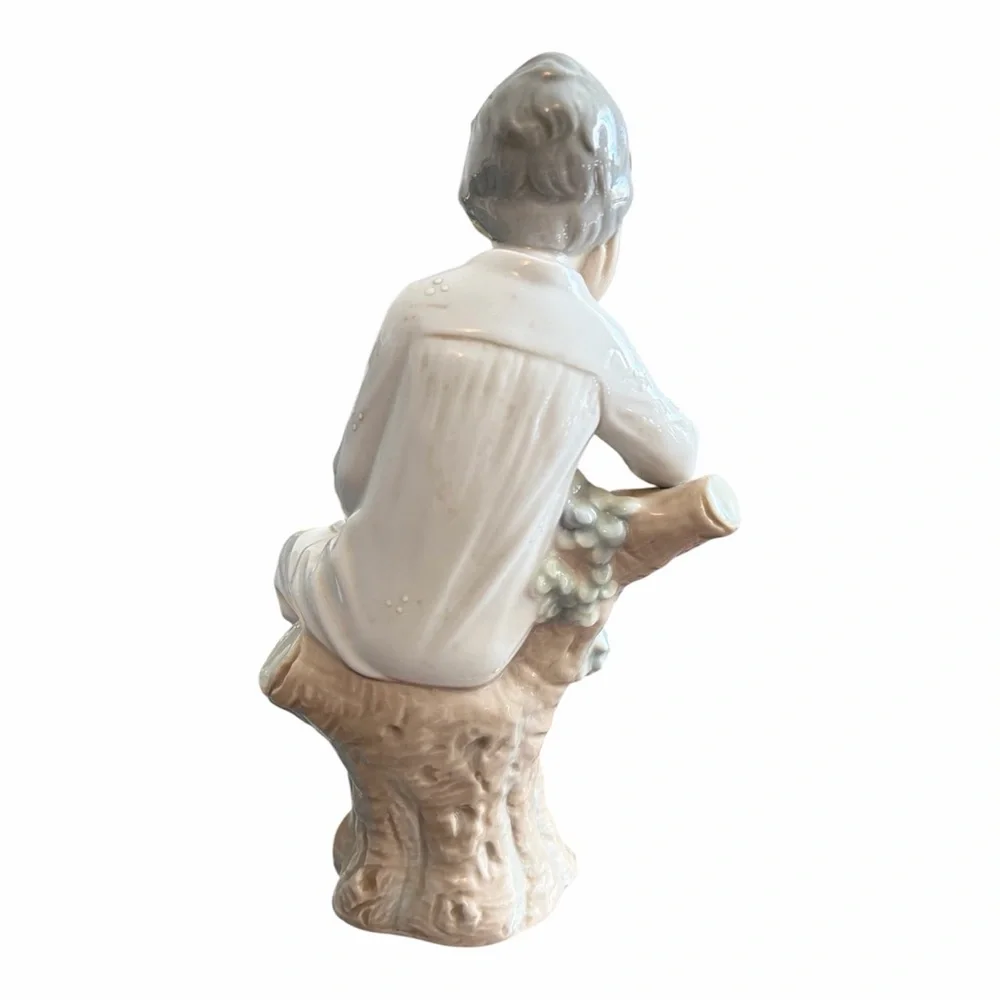 Lladro Retired Little Boy Thinking Glossy Figurine Good Condition - AS IS